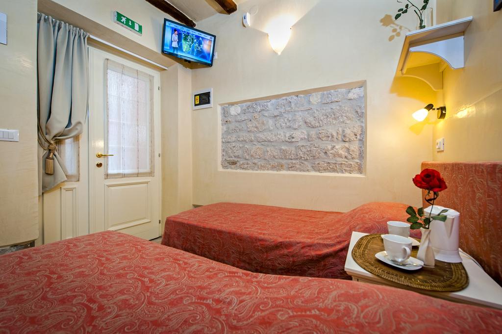 Guest House Sotto I Volti Centro Storico Rovinj Exterior photo